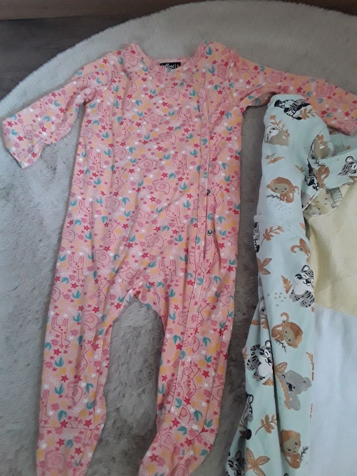 Lot vêtements bébé - photo numéro 2