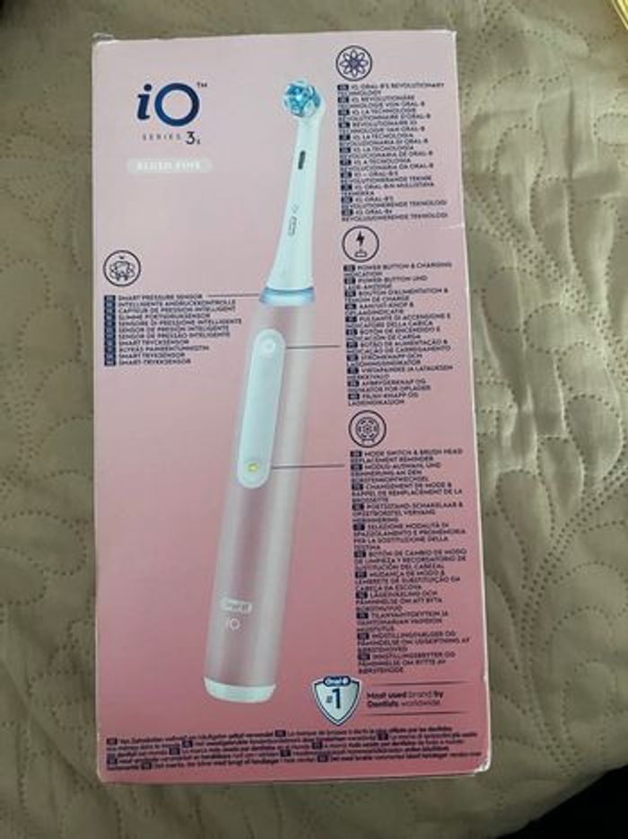 Brosse à dents Oral b iO série 3i Rose