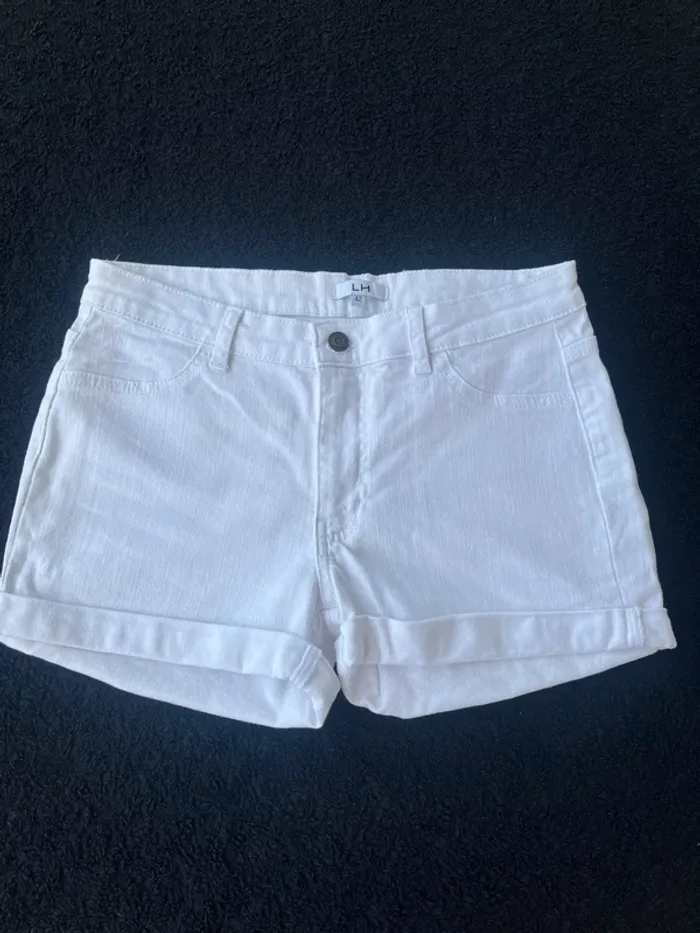 Short blanc