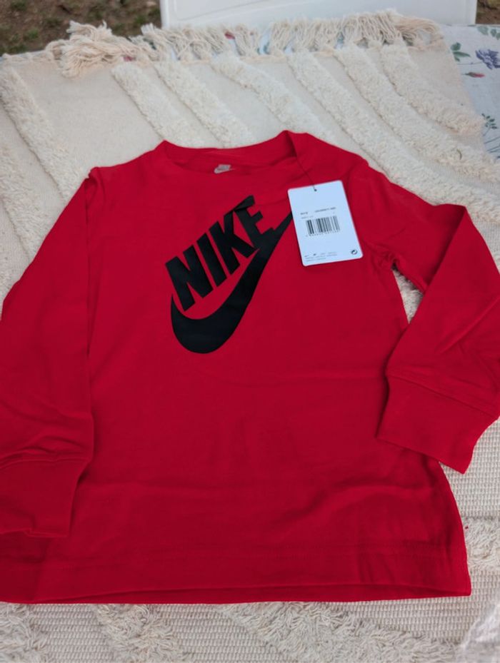 T-shirt manches longues Nike 4 ans