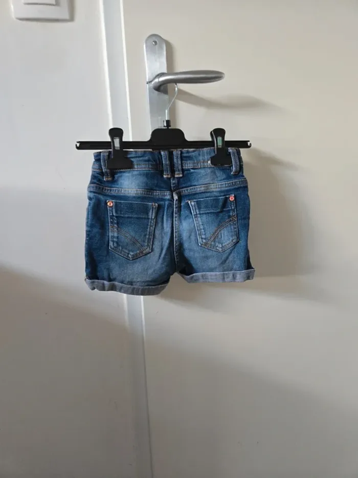 Short en jeans fille taille 6ans - photo numéro 3