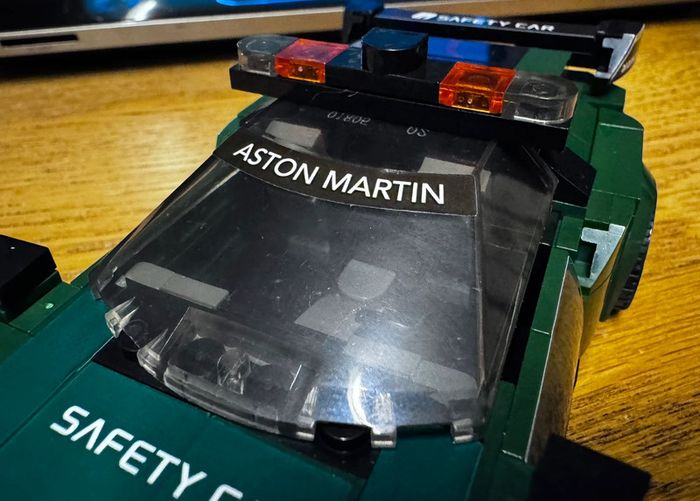 Safety car F1 Aston Martin - photo numéro 3