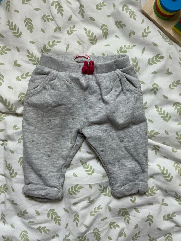 pantalon gris à motifs coeurs à paillettes du pareil au même 3 mois - photo numéro 3
