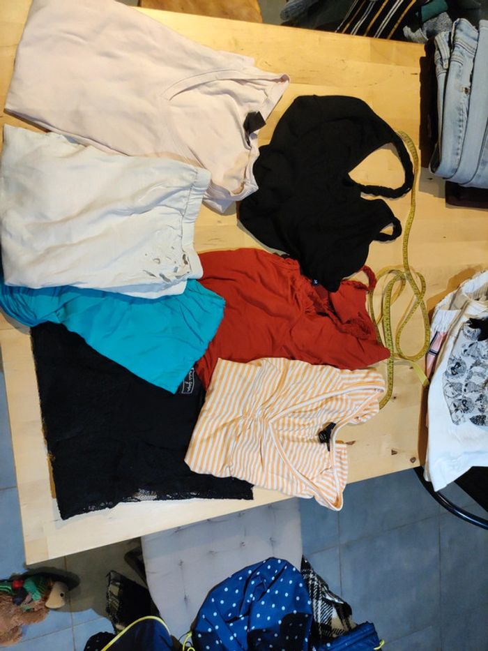 Lot hauts manches courtes taille XS/S - photo numéro 2