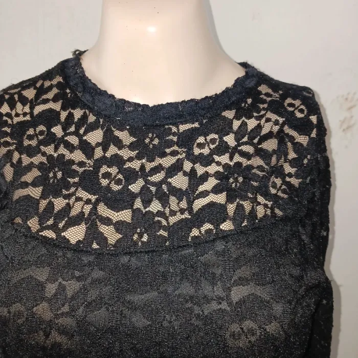 Robe dentelle taille 40/ l - photo numéro 2