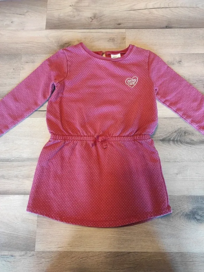 Robe TAO étiqueté 5 ans mais taille 4 ans
