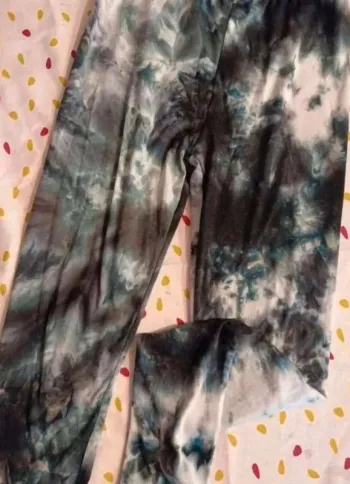 Pantalon style  jogging  shein  11-12 ans très  bon état