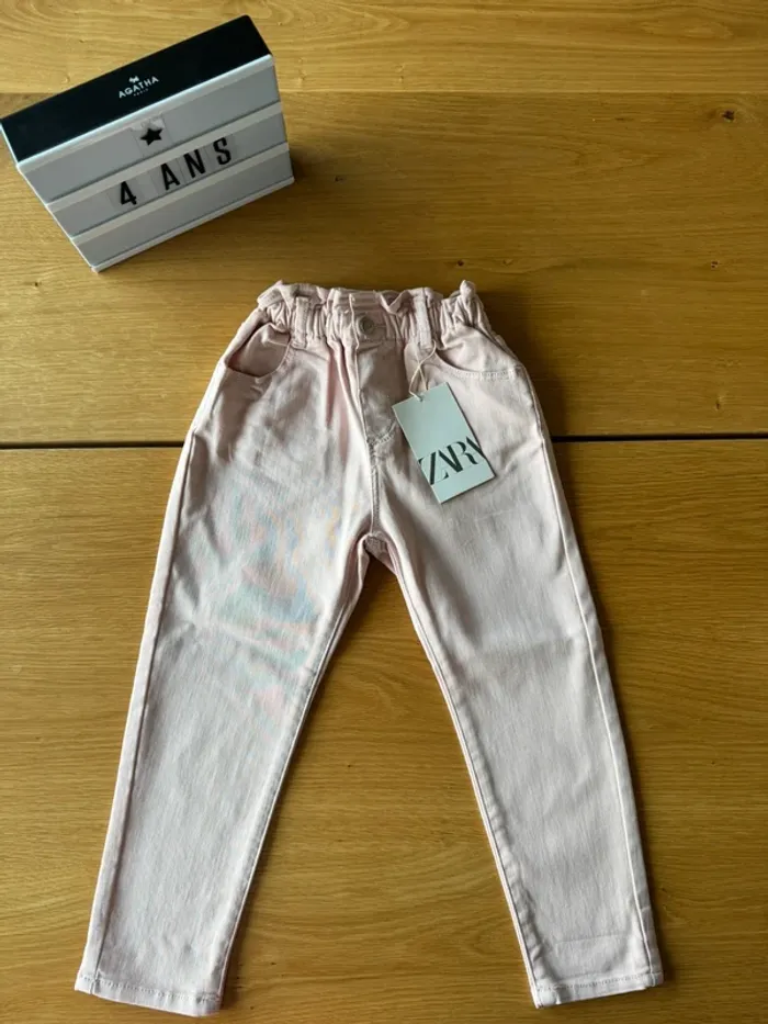 Pantalon taille haute rose pâle NEUF - Taille 4 Ans