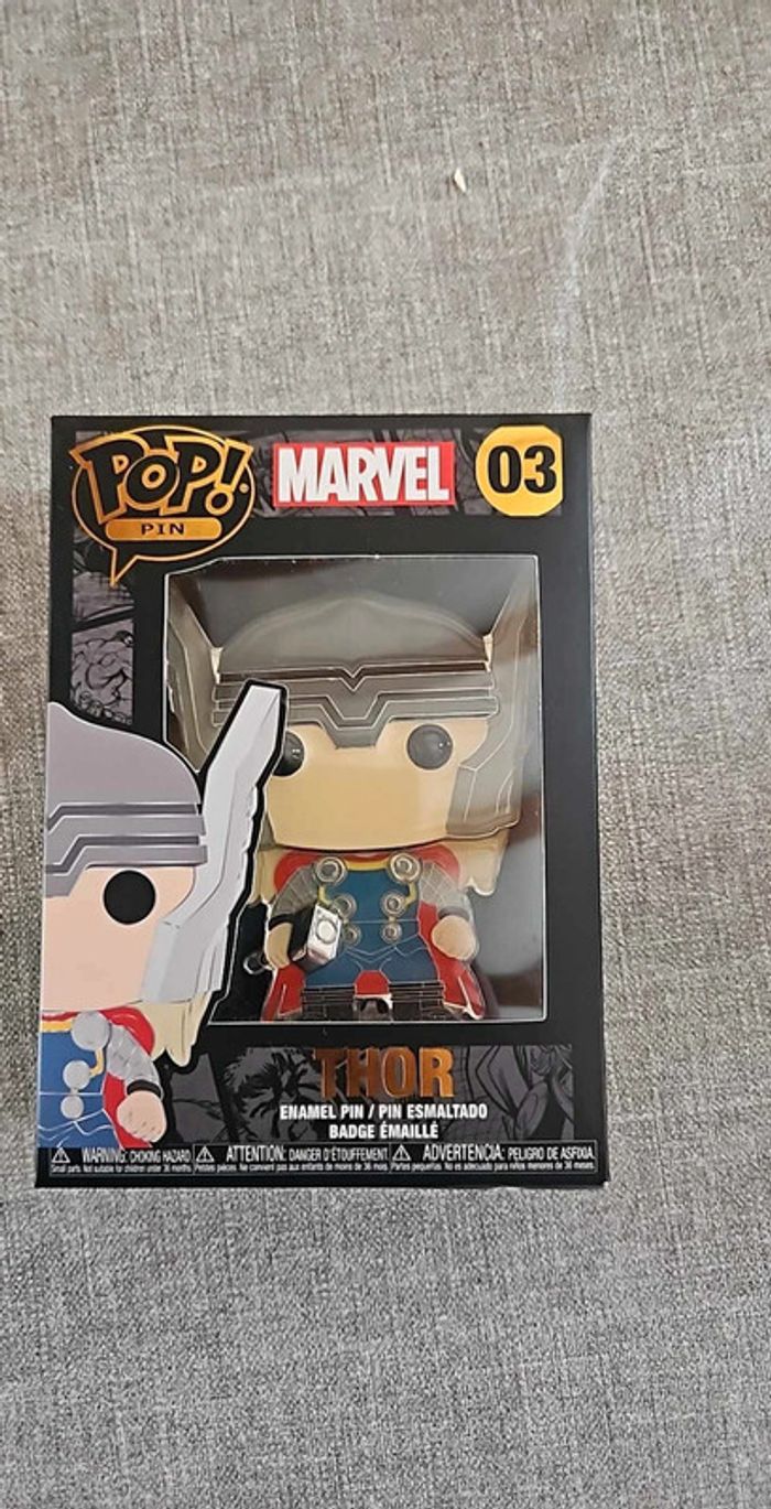 Funko pop pin 03 thor