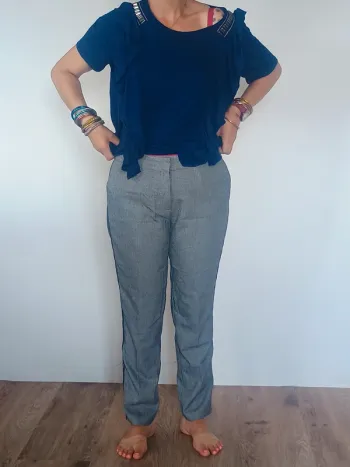 Pantalon Tissaia gris avec bande latérale T42