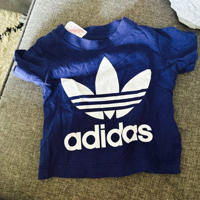 T-shirt adidas