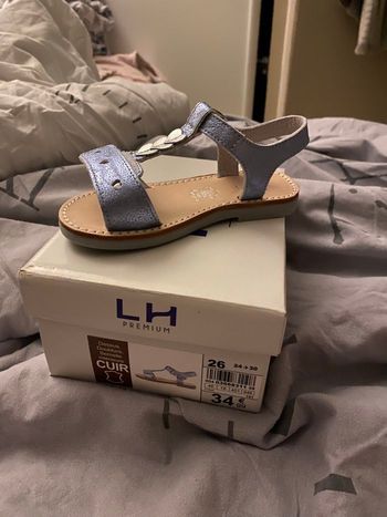 Claquettes neuve jamais mise 26