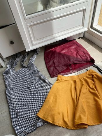 Lot de 3 jupes xs