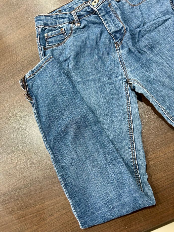 Jean bleu pull&bear - photo numéro 2