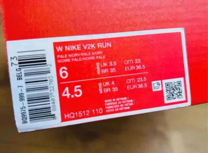 Nike V2k run White Pale Ivory Taille 36.5 - photo numéro 7