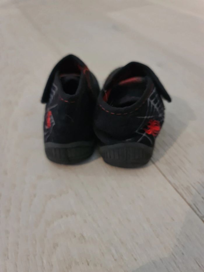 Chaussons Spidermam pointure 23 - photo numéro 3