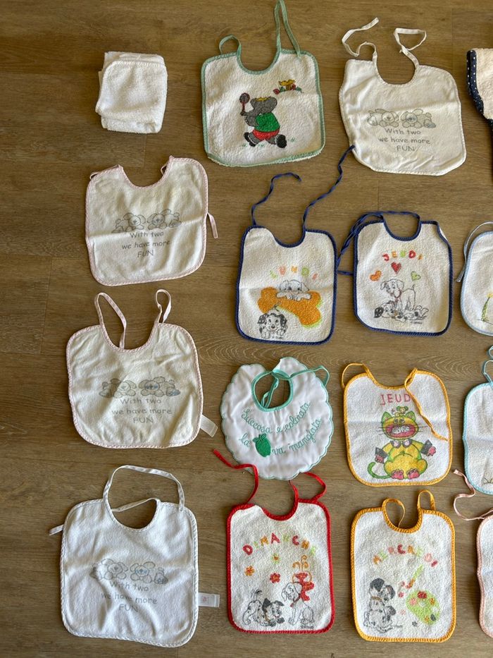 Lot de 18 bavoirs bébé – coton éponge, brodés, mixte - photo numéro 2