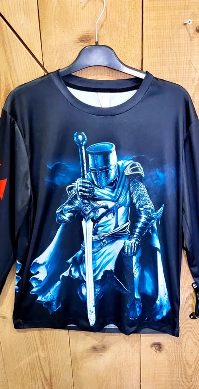 T-shirt manche longue chevalier médiéval / croix templier – Taille S - Très bon état - Noir - photo numéro 5