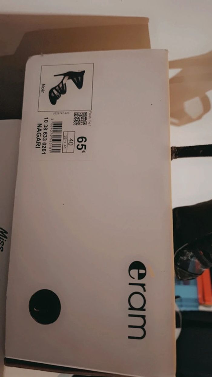 Chaussure neuf à talon - photo numéro 4