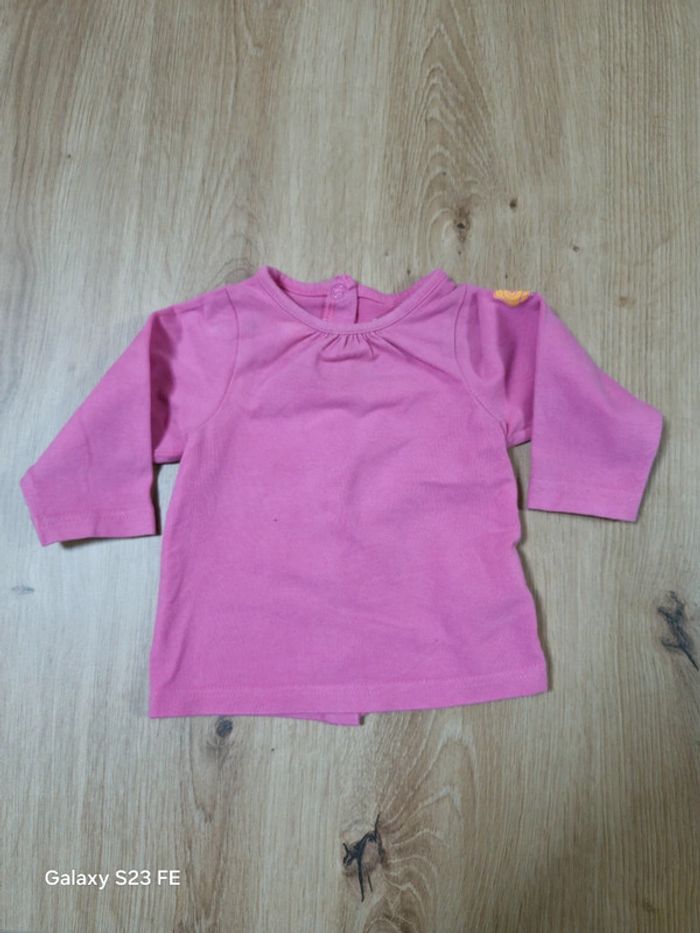 Tee-shirt manche longues fille 6 mois très bon état