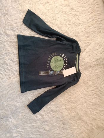 T shirt 3 ans neuf