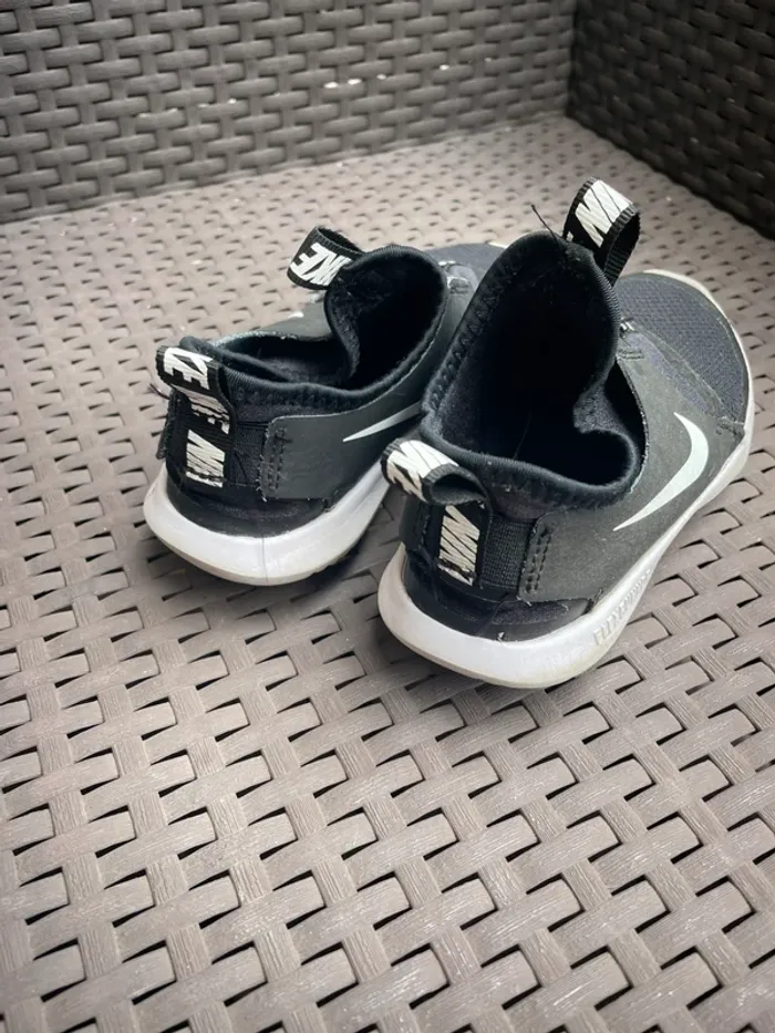 Nike flex running noire pointure 29,5 - photo numéro 2