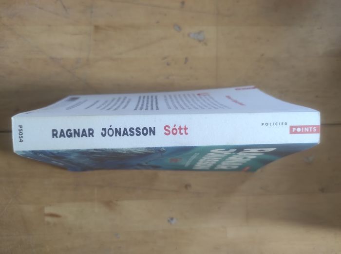 Sott Les enquêtes de Siglufjordur Ragnar Jonasson Points 2020 - photo numéro 2