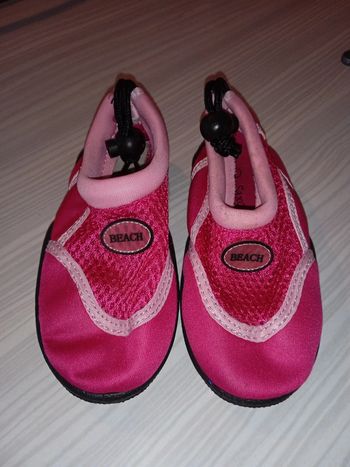 Chaussures d'eau / piscine 24