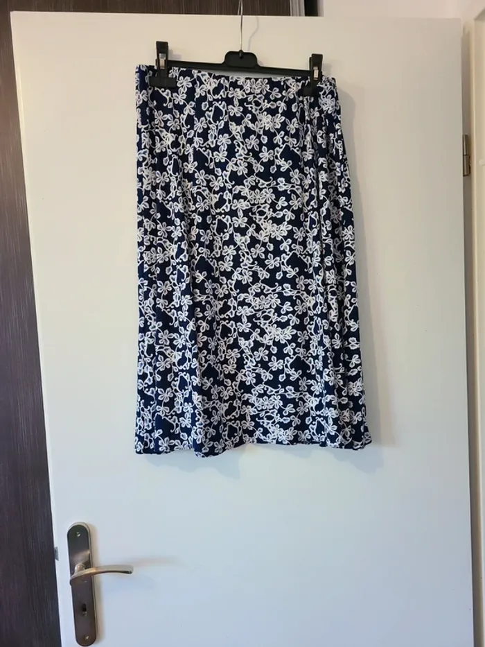 Jupe motifs fleuris - photo numéro 3