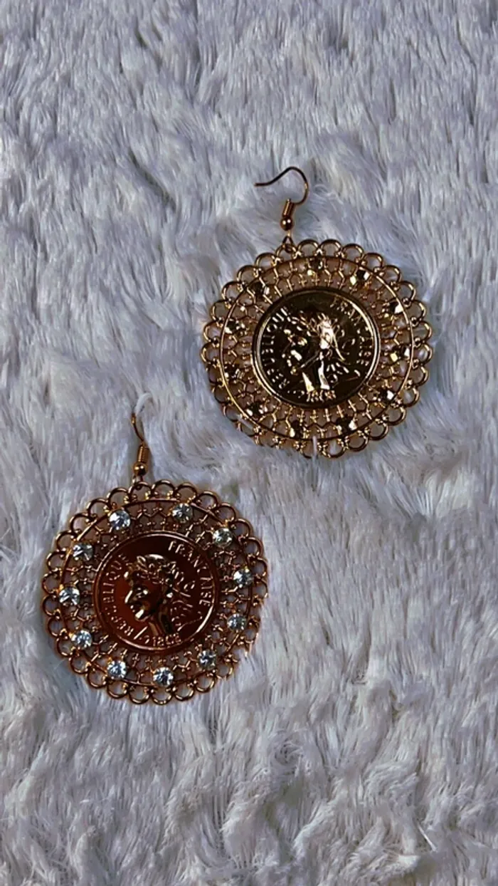 Boucles d'oreilles Boohoo 🎀 - photo numéro 4
