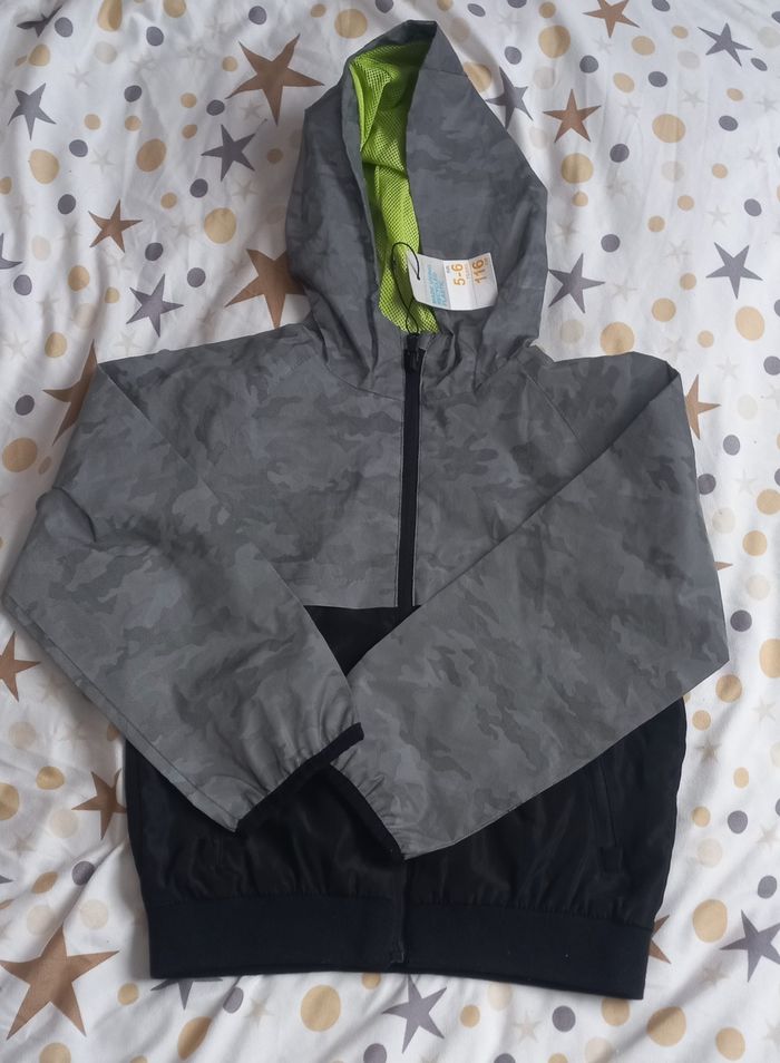 Veste coupe vent Primark 6 ans - photo numéro 1