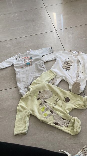 Lot 3 pyjamas