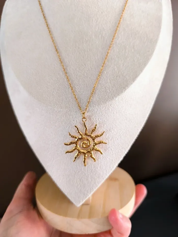 Sautoir ou collier long avec soleil - photo numéro 8