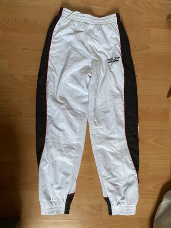 Beau jogging blanc et noir Umbro T. 12-13 ans/158 cm mixte neuf