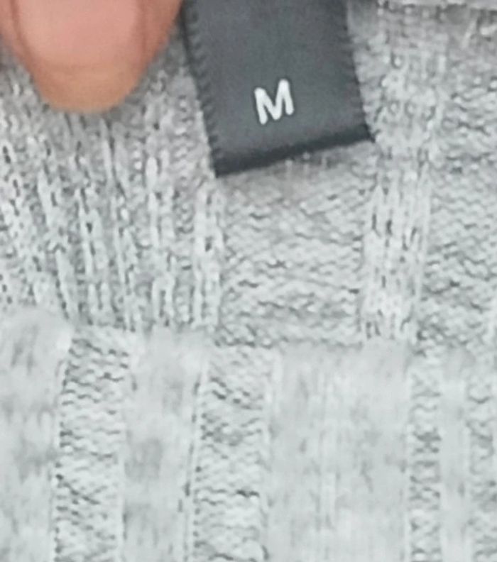 Pull moulant court manches évasées taille 38 - photo numéro 7