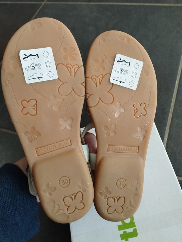 Sandales ouverte Vertbaudet taille 30 neuve avec étiquette - photo numéro 6