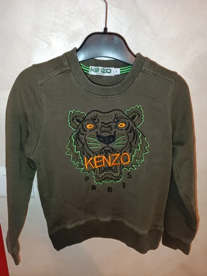 Sublime sweat Kenzo très original avec mitaines intégrées taille 4 ans en excellent état - photo numéro 2