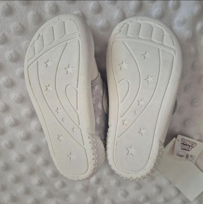 Chaussure bébé neuve taille 22 - photo numéro 3