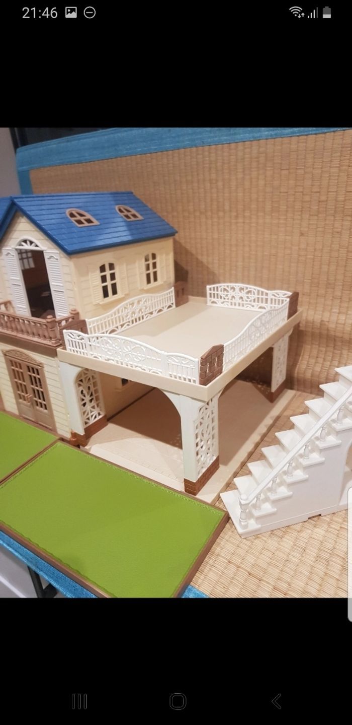 Grande maison et son abri voiture sylvanian families 5669 - photo numéro 4