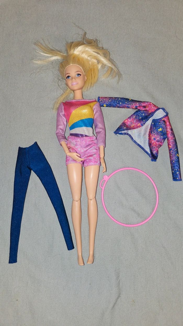 Barbie gymnaste et 5 accessoires