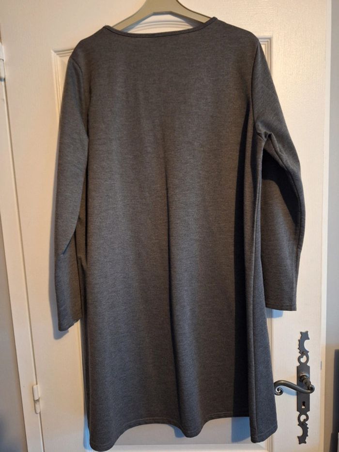 Robe grise - photo numéro 2