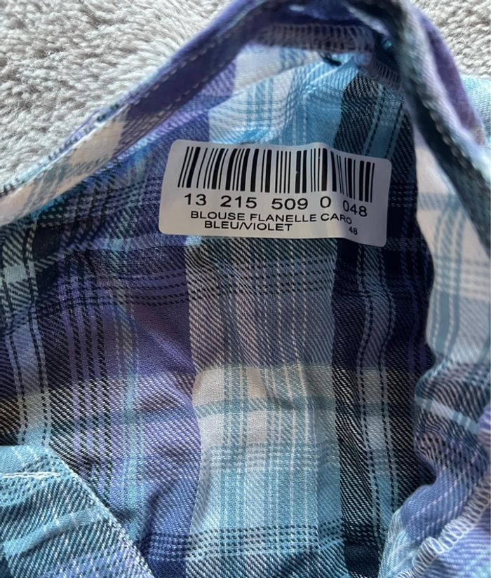 Blouse blanche porte - photo numéro 4