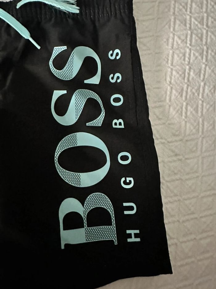 Surfer Hugo Boss 8 ans - photo numéro 3