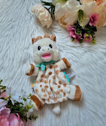 Doudou marionnette – Sophie la girafe