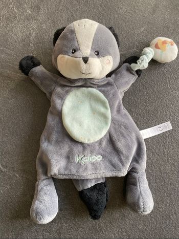 Doudou blaireau marionnette kaloo