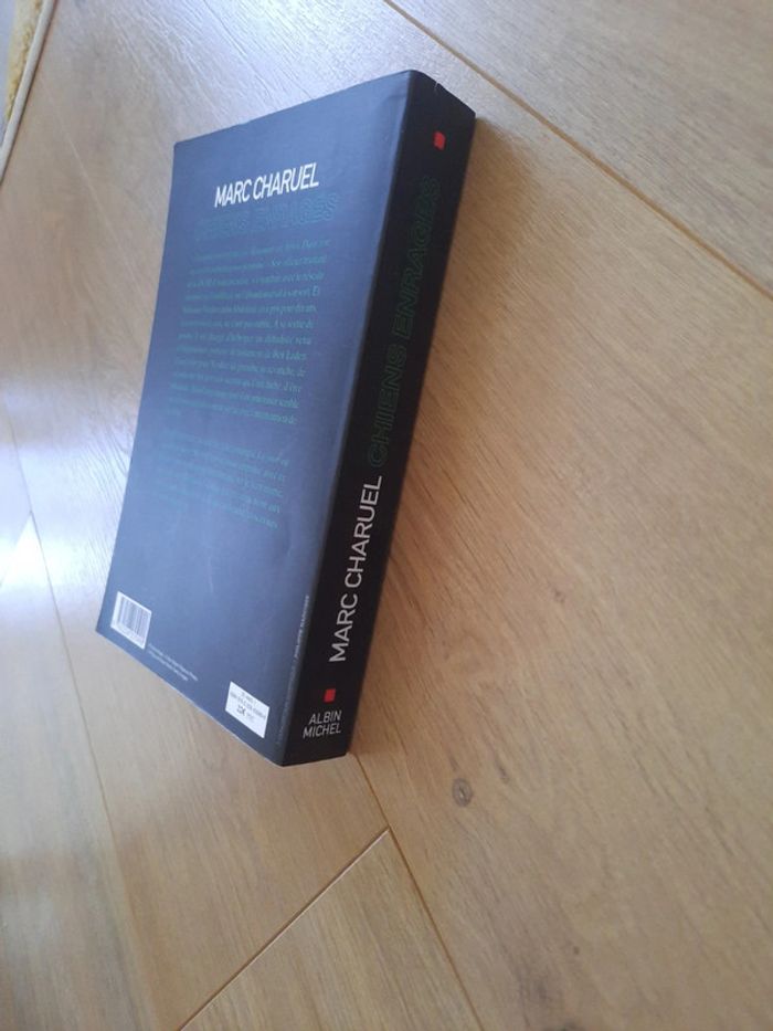 Livre Marc charuel chien enragés - photo numéro 3
