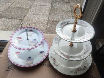 Plat de service à étage