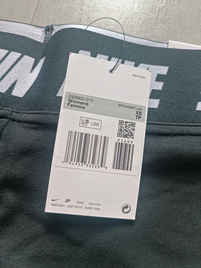 Legging Nike taille XS - photo numéro 4