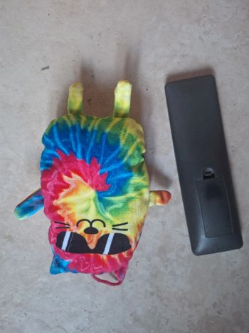 Pelluche chat multicolore avec lunette noir