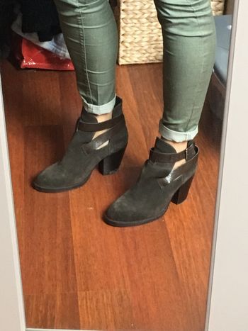 Bottines à talon Jonak.